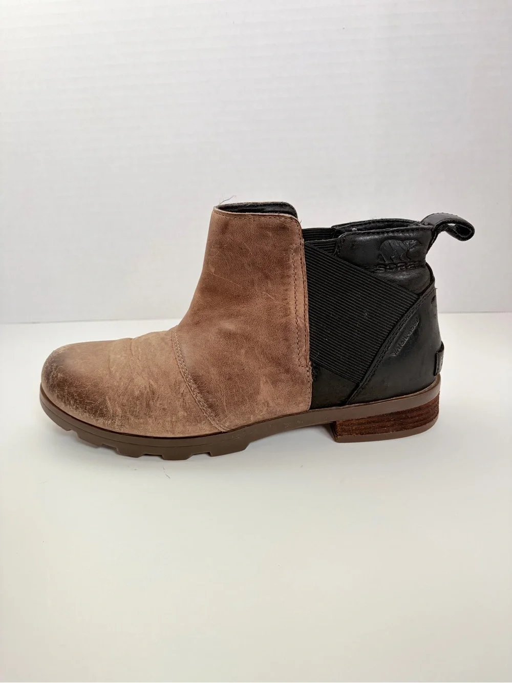 Sorel Emelie Chelsea Boots Waterproof Leather Suede Pull On Tan Black Size 8.5